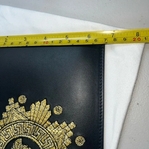 VERSACE NEW Italian Leather Wristlet with box + card + dust bag - Picture 8 of 9